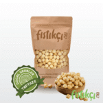 Vakumlu şeffaf pakette iri taneli Giresun çiğ fındık içi.