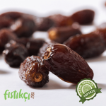 Açık kahverengi dokulu kudüs hurması kurusu yakın çekim