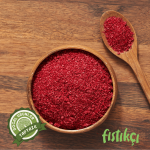 Porselen kasede duran yoğun yağlı acı ipek biber